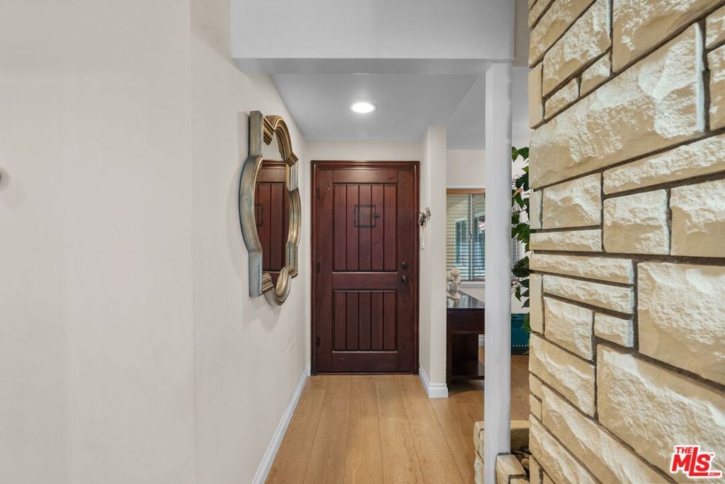 Image 38 of property listing at 4300 Pampas Road, Woodland Hills, CA 91364