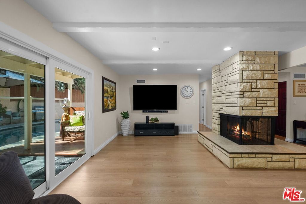 Image 4 of property listing at 4300 Pampas Road, Woodland Hills, CA 91364