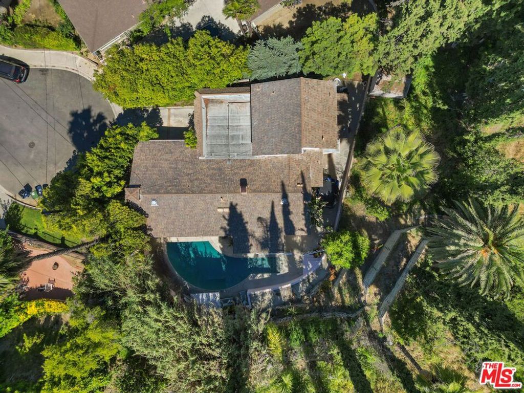 Image 41 of property listing at 4300 Pampas Road, Woodland Hills, CA 91364