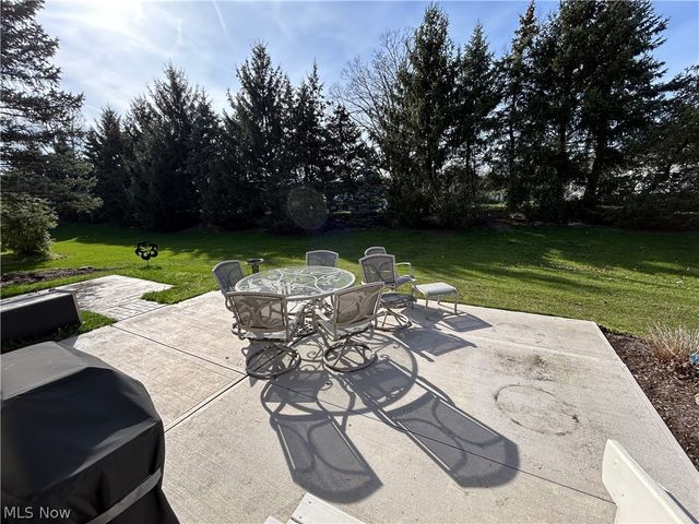 15220 Chestnut Oak Lane, Strongsville, OH 44149