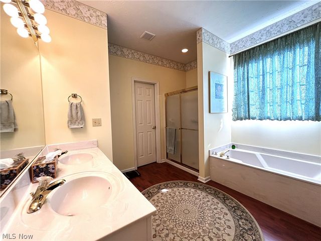 15220 Chestnut Oak Lane, Strongsville, OH 44149