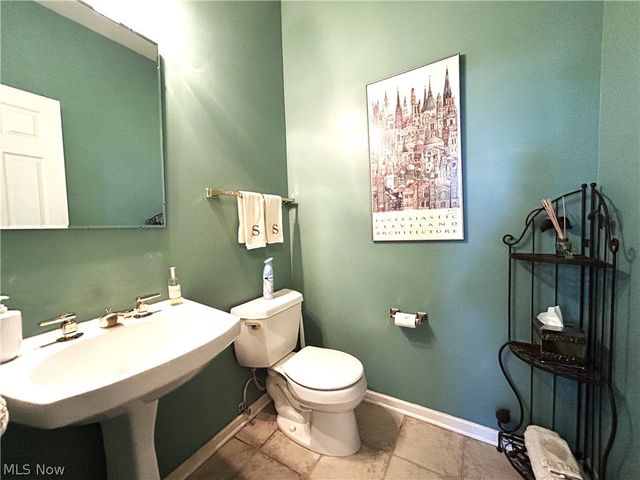 15220 Chestnut Oak Lane, Strongsville, OH 44149