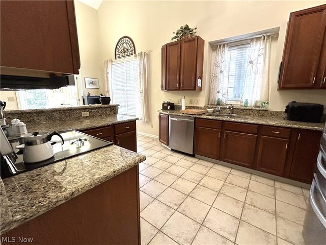 15220 Chestnut Oak Lane, Strongsville, OH 44149