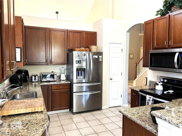 15220 Chestnut Oak Lane, Strongsville, OH 44149