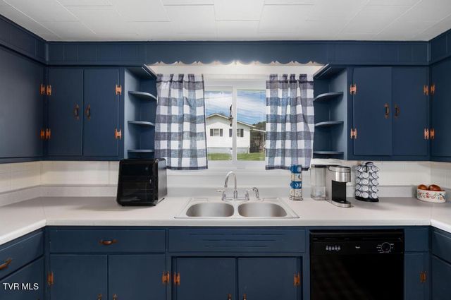 1292 Swift Hollow Road, Mountain City, TN 37683