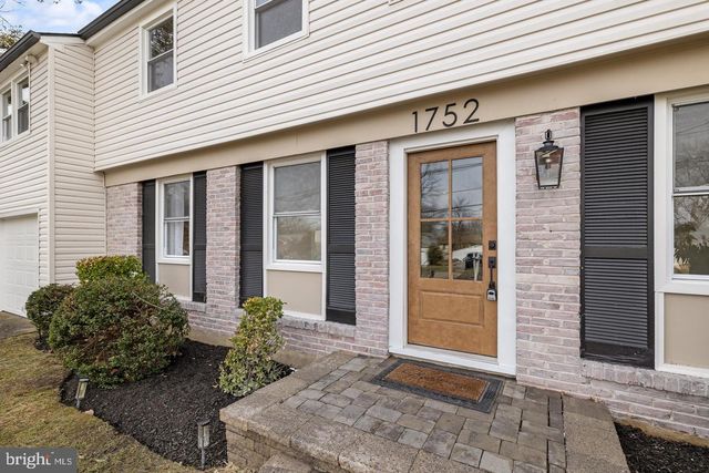 1752 LARK LN, Cherry Hill, NJ 08003