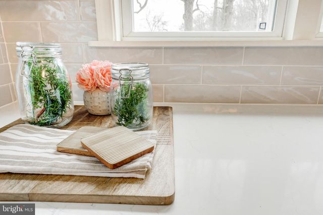 125 IRISH LN, Coatesville, PA 19320