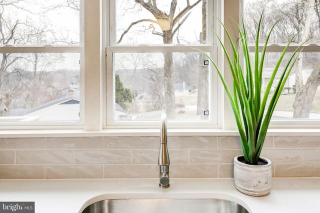 125 IRISH LN, Coatesville, PA 19320