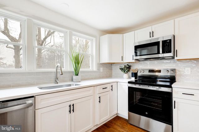 125 IRISH LN, Coatesville, PA 19320