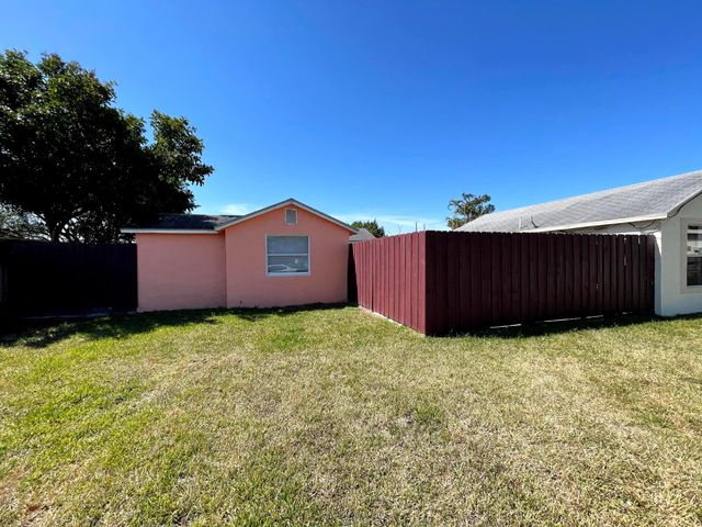 3901 Lakewood Road B, Lake Worth Beach, FL 33461