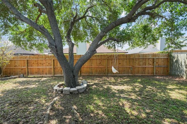 7941 Rock Crest Dr, Corpus Christi, TX 78414