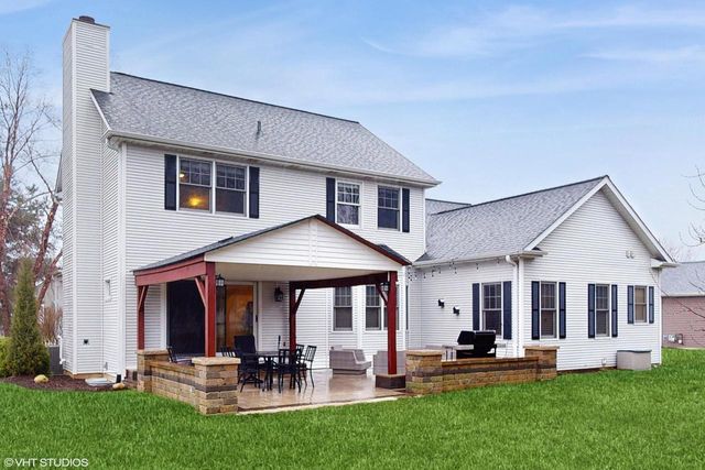 425 Maple LANE, Williams Bay, WI 53191