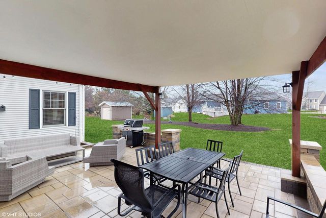 425 Maple LANE, Williams Bay, WI 53191