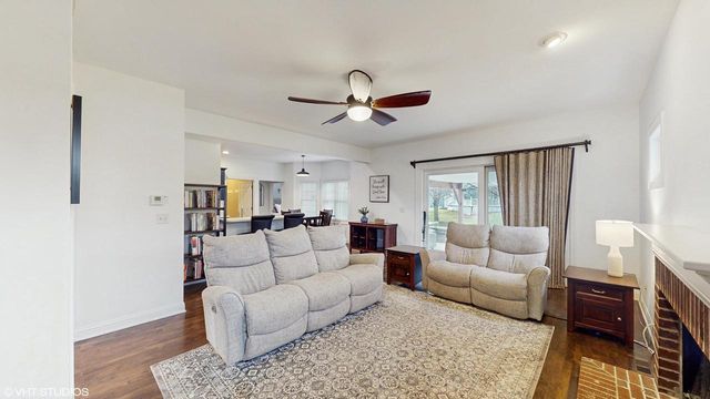 425 Maple LANE, Williams Bay, WI 53191