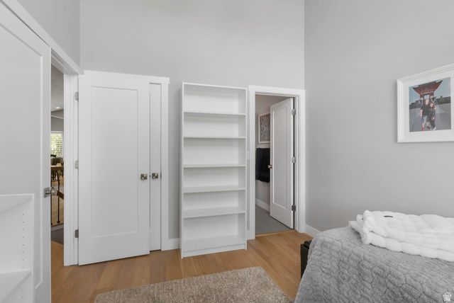926 E TAHNIA PARK CIR, Salt Lake City, UT 84121