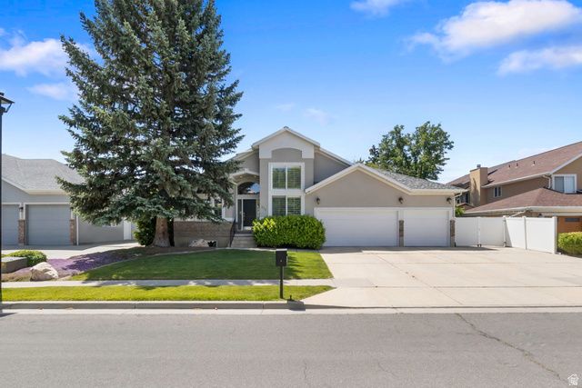 926 E TAHNIA PARK CIR, Salt Lake City, UT 84121
