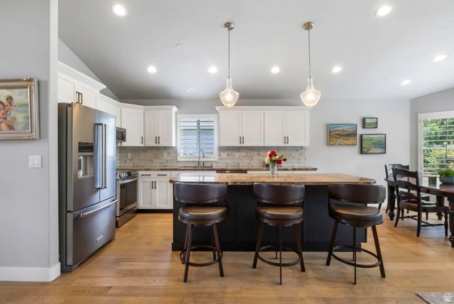 926 E TAHNIA PARK CIR, Salt Lake City, UT 84121