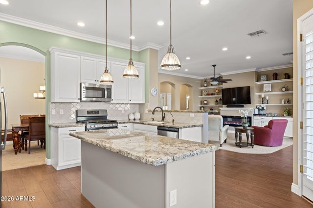 9722 E LOBO Avenue, Mesa, AZ 85209