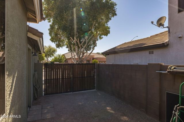 9722 E LOBO Avenue, Mesa, AZ 85209