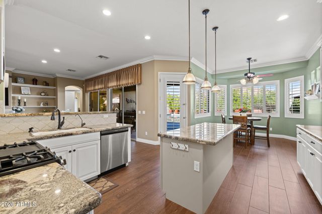 9722 E LOBO Avenue, Mesa, AZ 85209