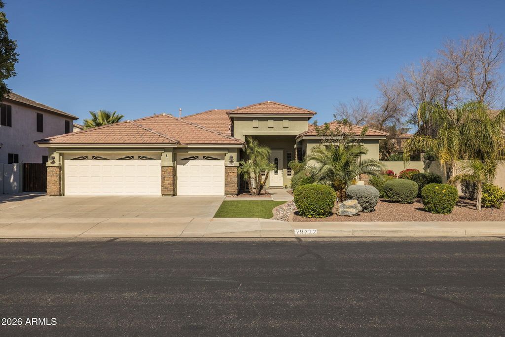 9722 E LOBO Avenue, Mesa, AZ 85209