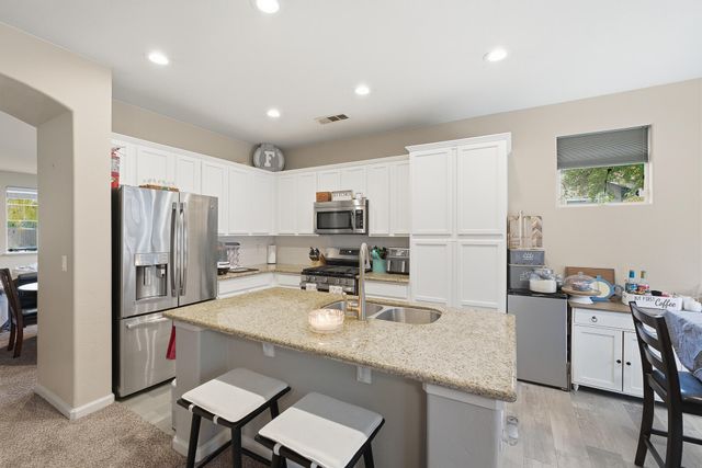 1363 Windsong Drive, Tulare, CA 93274