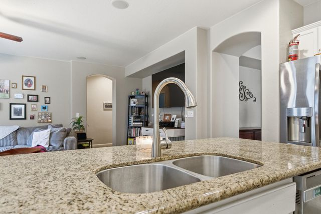 1363 Windsong Drive, Tulare, CA 93274