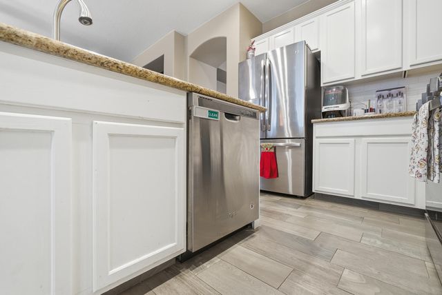 1363 Windsong Drive, Tulare, CA 93274