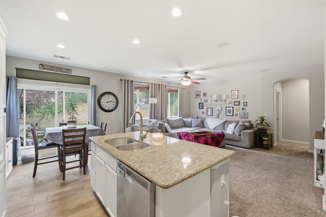 1363 Windsong Drive, Tulare, CA 93274