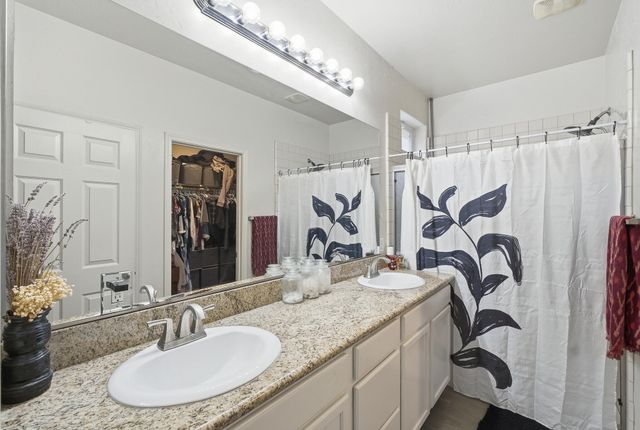 1363 Windsong Drive, Tulare, CA 93274