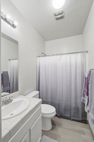 1363 Windsong Drive, Tulare, CA 93274