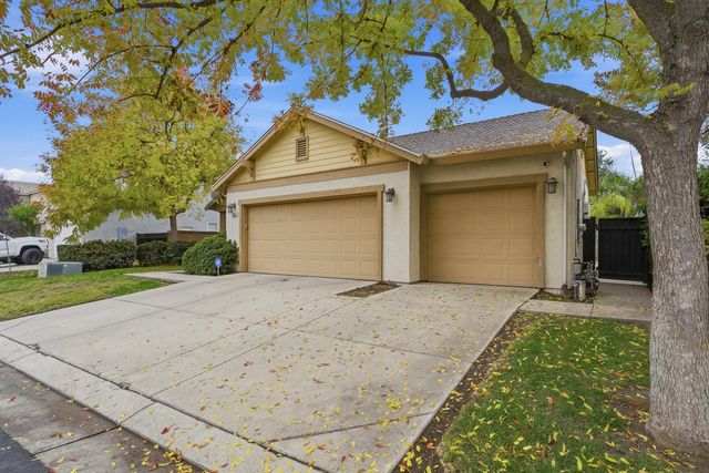 1363 Windsong Drive, Tulare, CA 93274