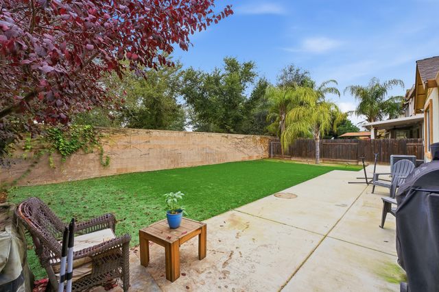 1363 Windsong Drive, Tulare, CA 93274