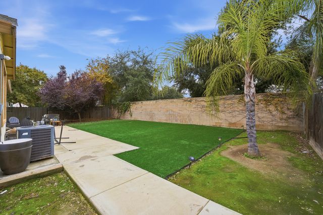 1363 Windsong Drive, Tulare, CA 93274