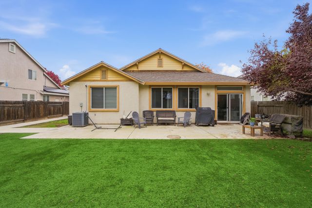 1363 Windsong Drive, Tulare, CA 93274