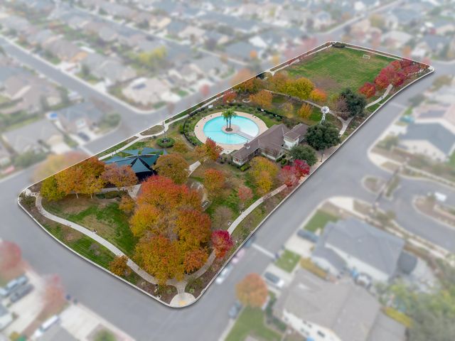 1363 Windsong Drive, Tulare, CA 93274