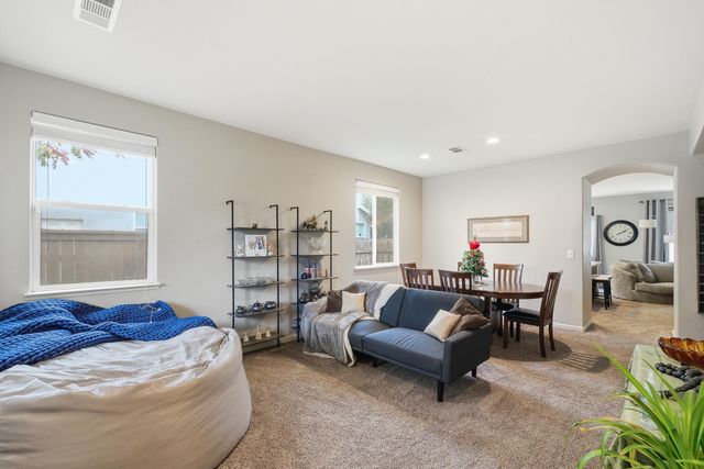 1363 Windsong Drive, Tulare, CA 93274