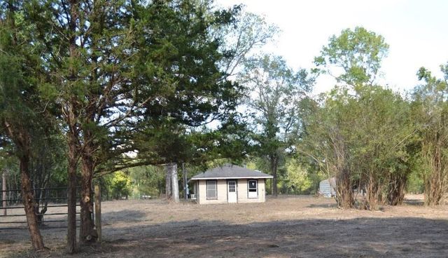 2651 Bluewater Road, Livingston, TX 77351