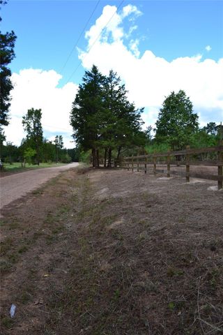 2651 Bluewater Road, Livingston, TX 77351