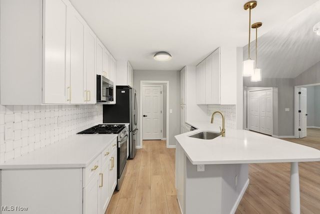 16808 Newport Lane, Middleburg Heights, OH 44130