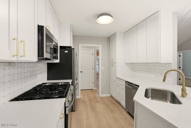 16808 Newport Lane, Middleburg Heights, OH 44130