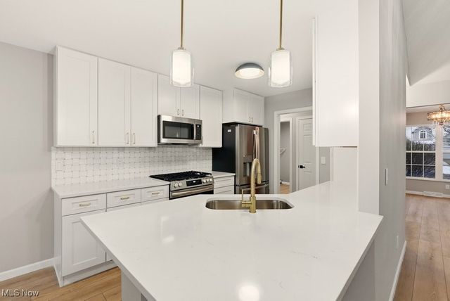 16808 Newport Lane, Middleburg Heights, OH 44130