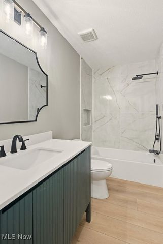 16808 Newport Lane, Middleburg Heights, OH 44130