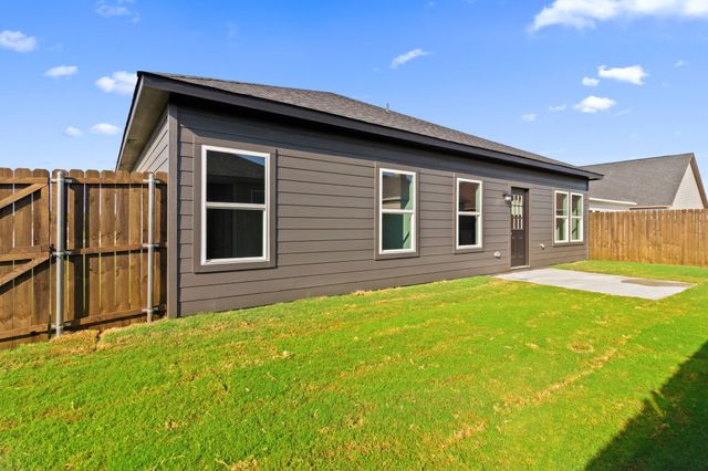 221 Lead Creek Drive, Fort Worth, TX 76131