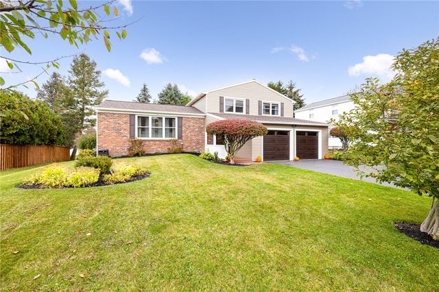 5838 Walnut Drive, Farmington, NY 14425
