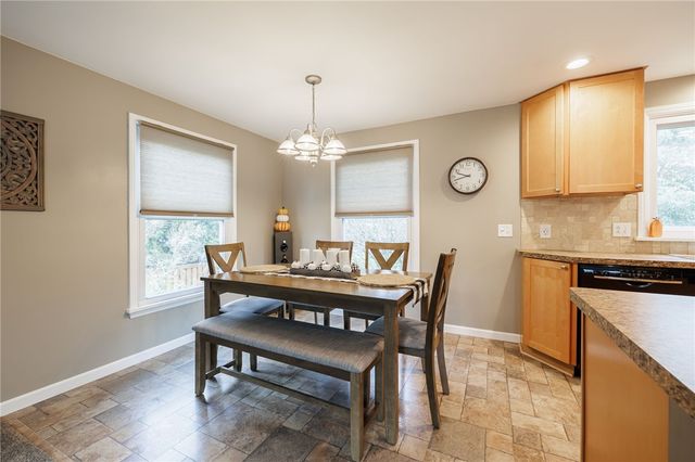 5838 Walnut Drive, Farmington, NY 14425