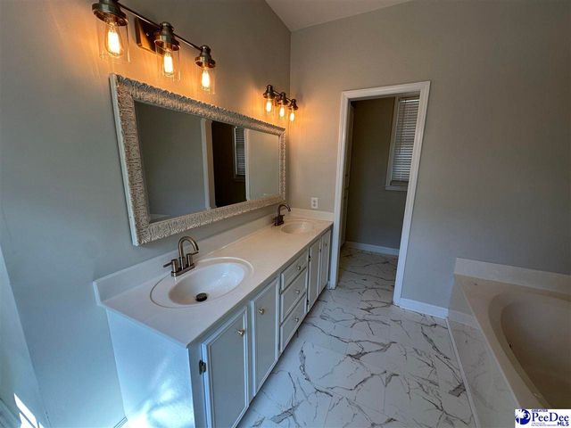 3013 Hartsville Hwy, Hartsville, SC 29550