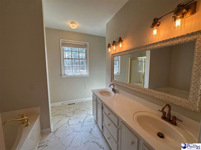 3013 Hartsville Hwy, Hartsville, SC 29550