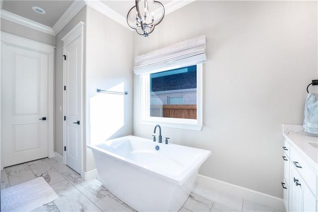 417 NE Royce Loop, Bentonville, AR 72712