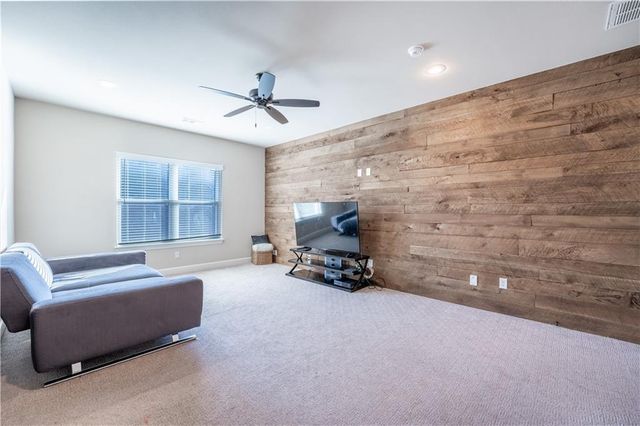 417 NE Royce Loop, Bentonville, AR 72712